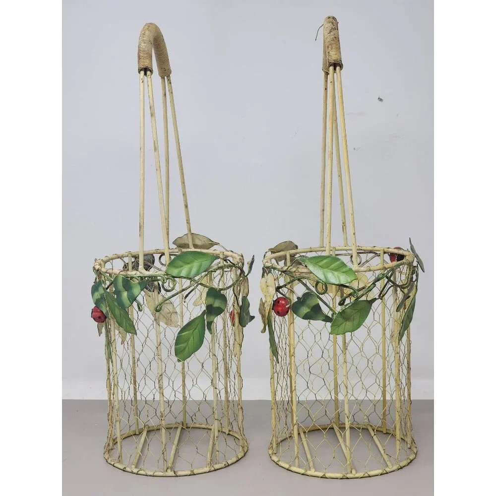 Vintage Lot Of 2 Chicken Wire Baskets Lady Bugs Butterfly Leaves‎